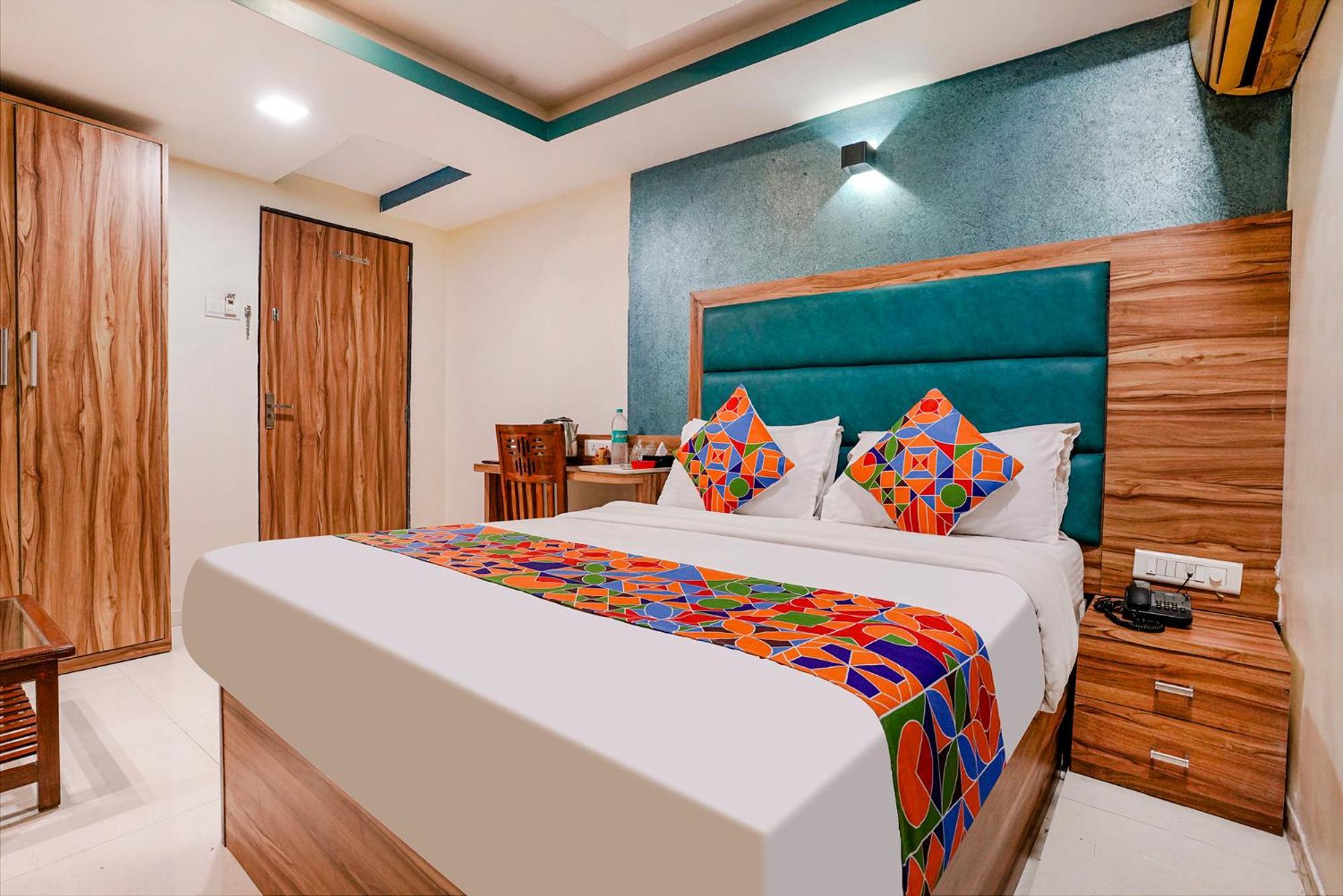 Fabexpress Amber Corp Inn - Nr Nesco Exhibition Center Bombay Extérieur photo