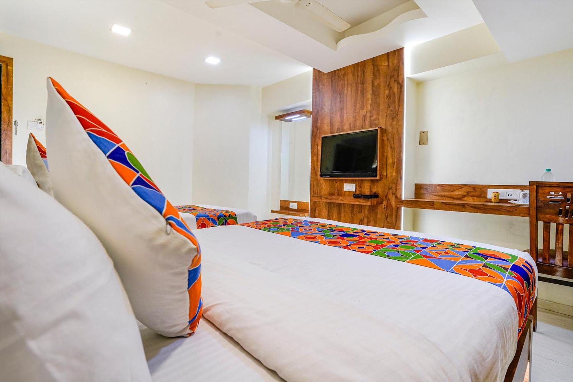 Fabexpress Amber Corp Inn - Nr Nesco Exhibition Center Bombay Extérieur photo