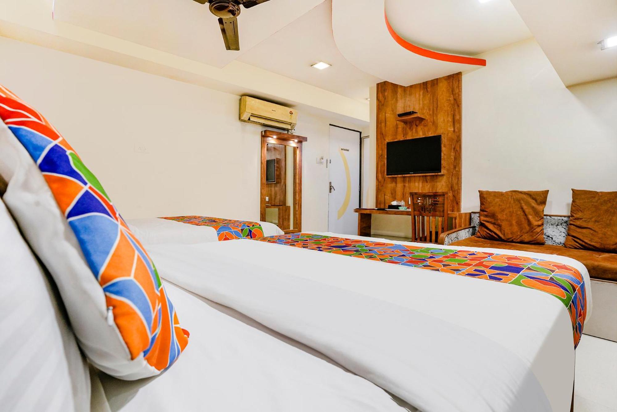 Fabexpress Amber Corp Inn - Nr Nesco Exhibition Center Bombay Extérieur photo