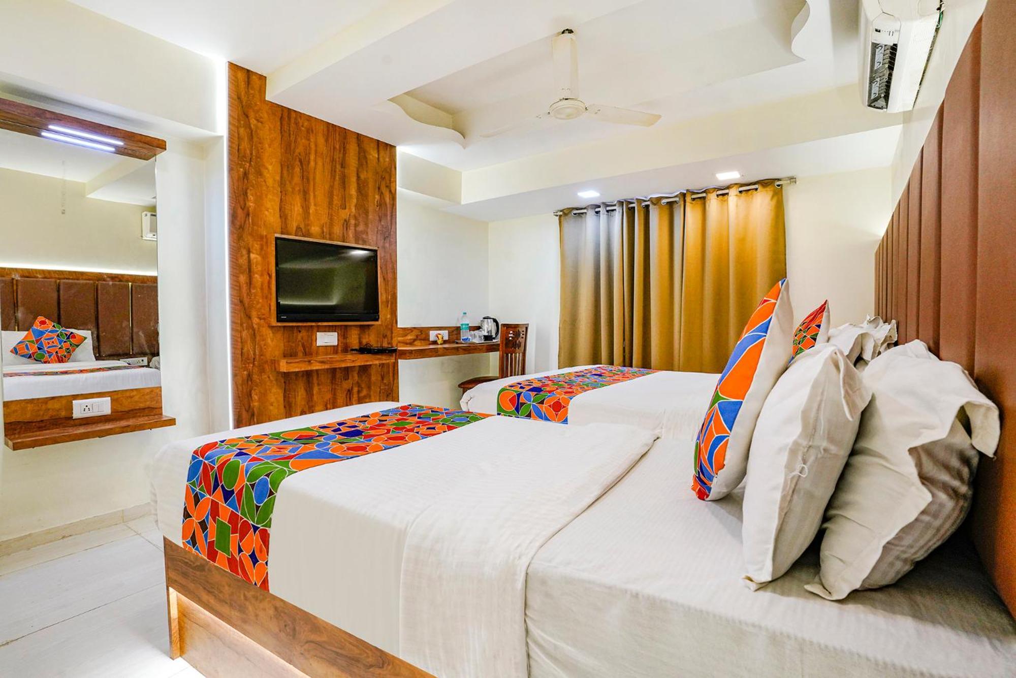 Fabexpress Amber Corp Inn - Nr Nesco Exhibition Center Bombay Extérieur photo